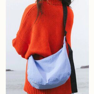 BAGGU Medium Crescent Bag in Cornflower